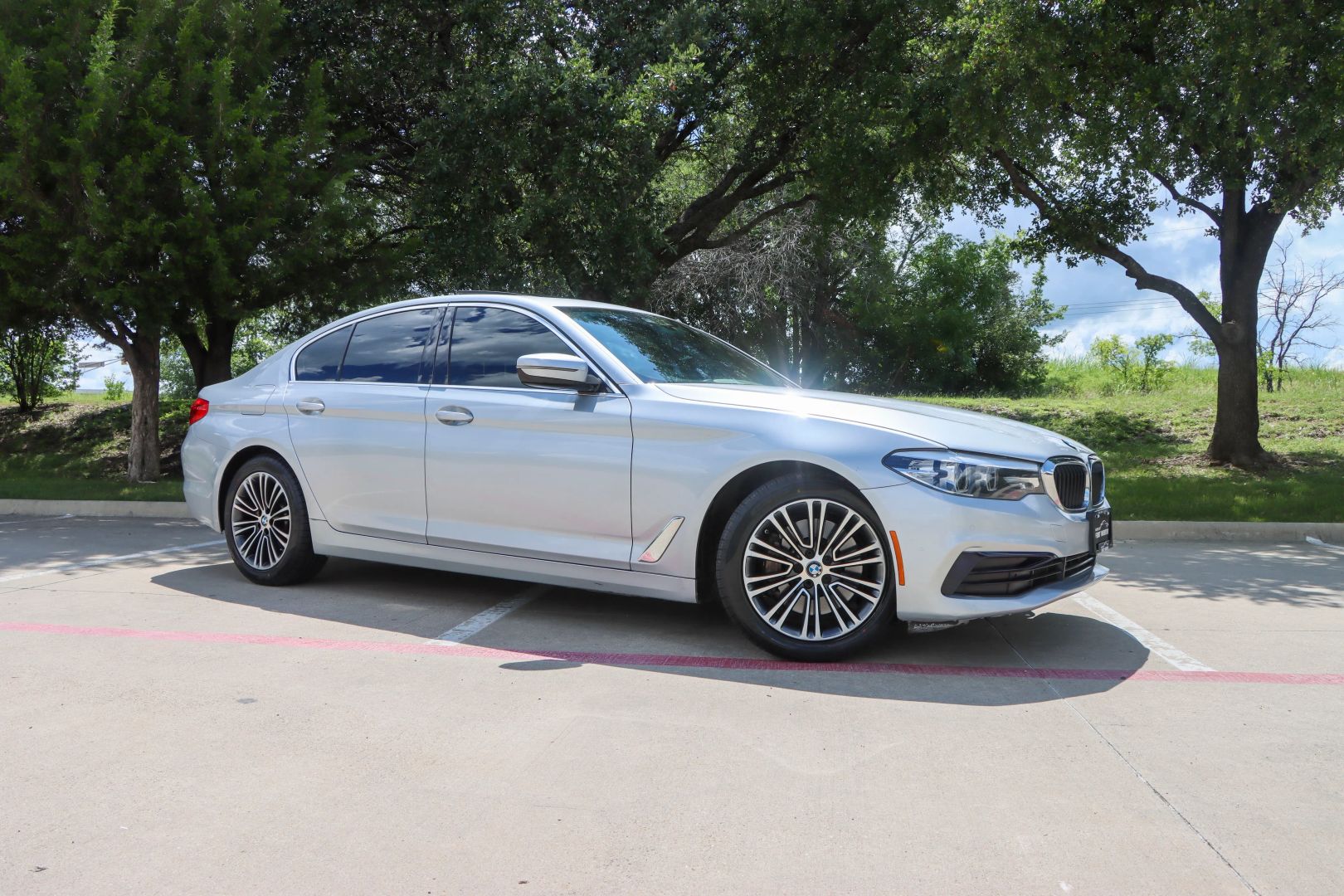 2019 BMW 5 Series 530i xDrive Sedan 4D photo 1