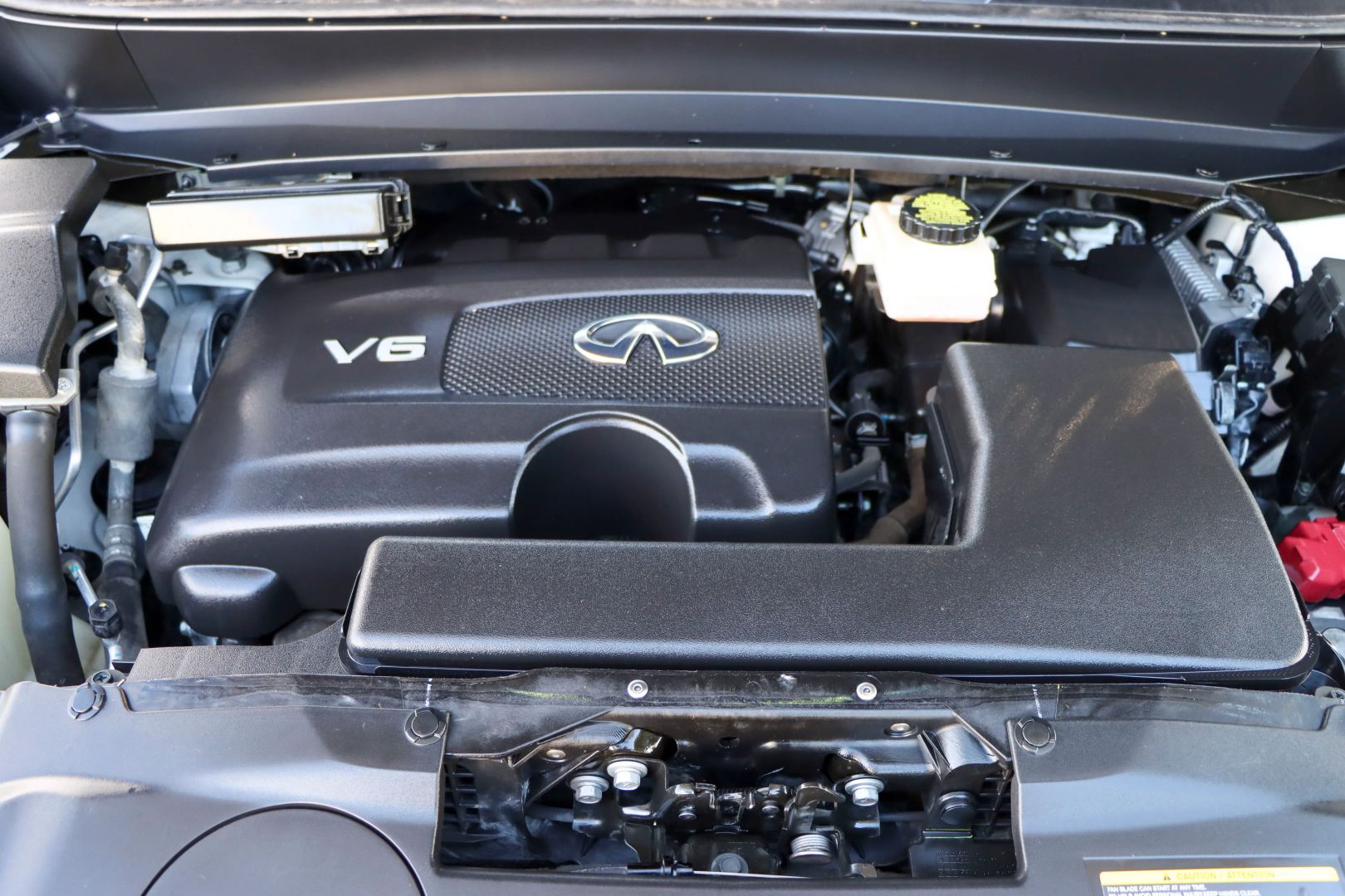 2020 Infiniti QX60 Luxe Sport Utility 4D photo 1