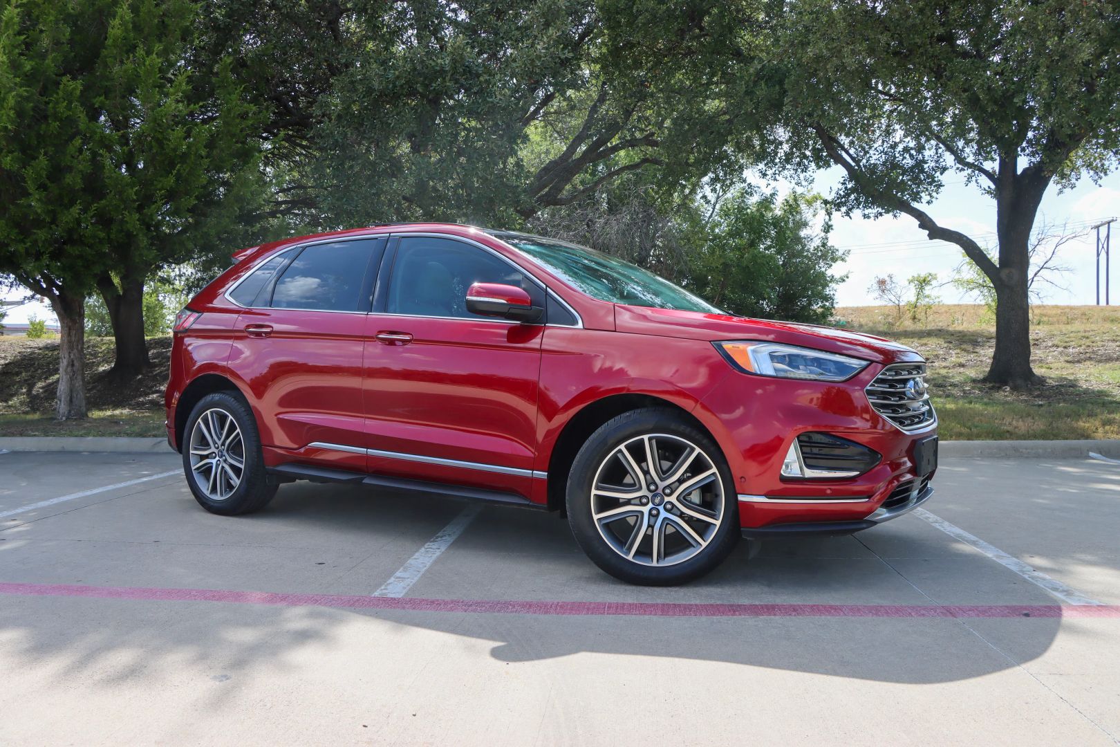 2019 Ford Edge Titanium Sport Utility 4D photo 1