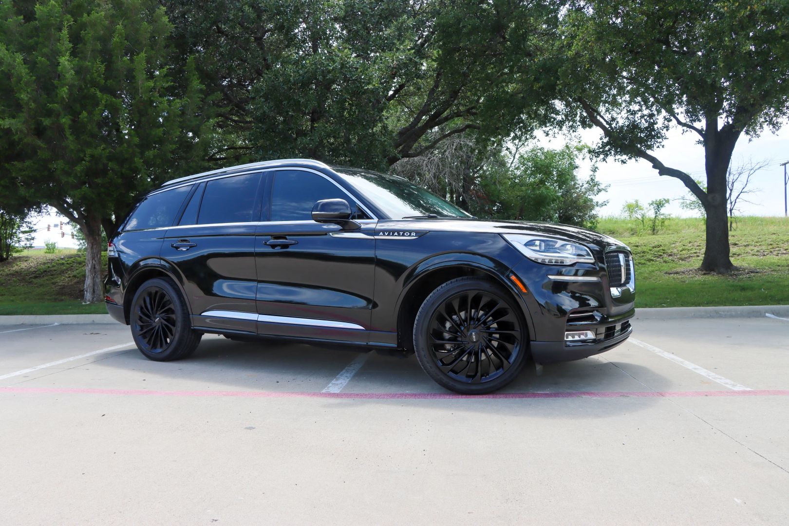 2021 Lincoln Aviator Reserve Sport Utility 4D photo 1