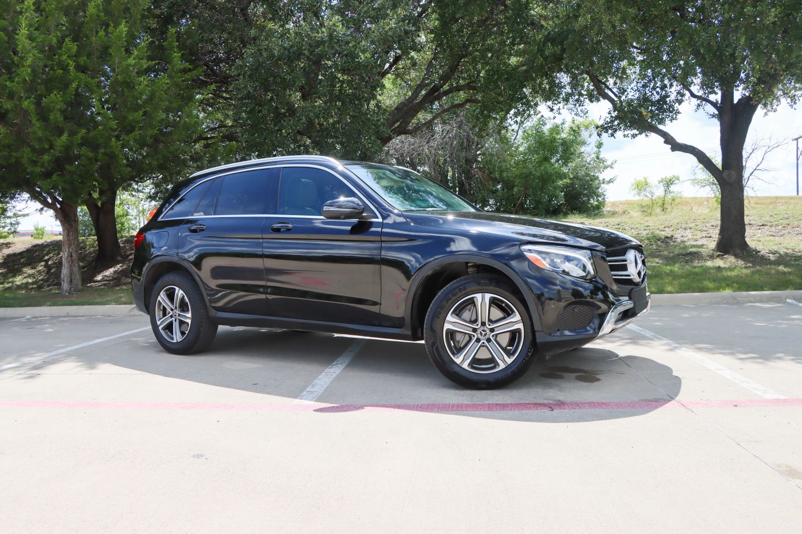 2018 Mercedes-Benz GLC GLC 300 4MATIC Sport Utility 4D photo 1