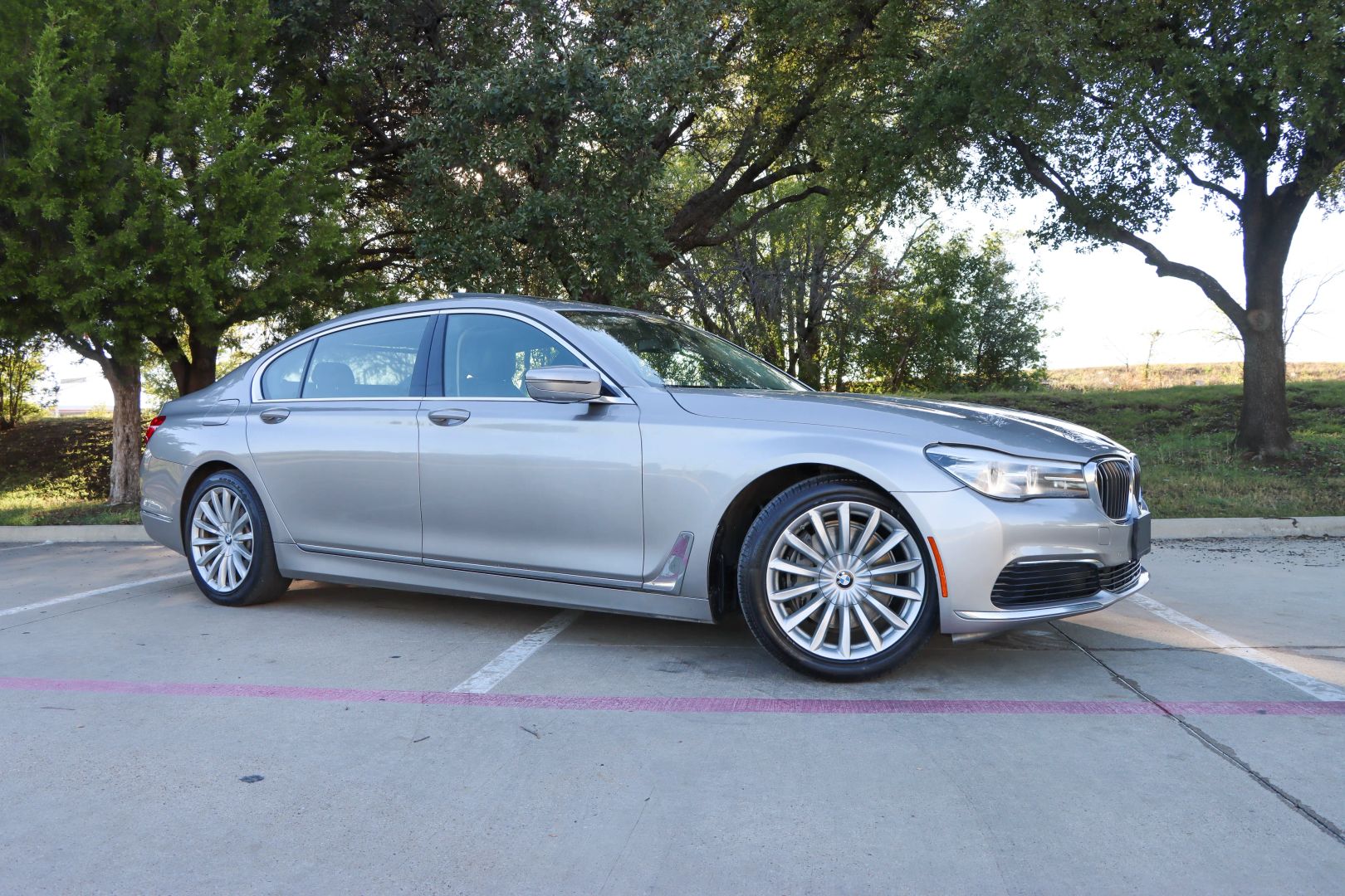 2019 BMW 7 Series 740i Sedan 4D photo 1