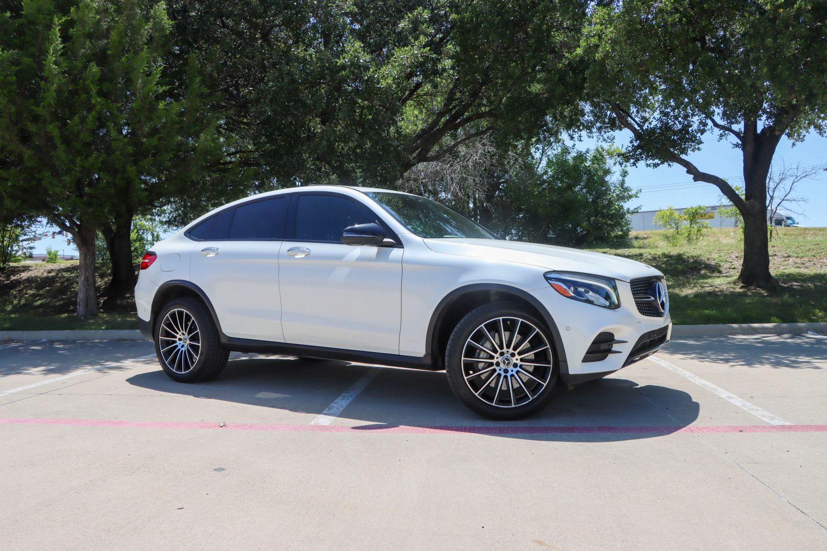 2019 Mercedes-Benz GLC Coupe GLC 300 4MATIC Sport Utility 4D photo 1