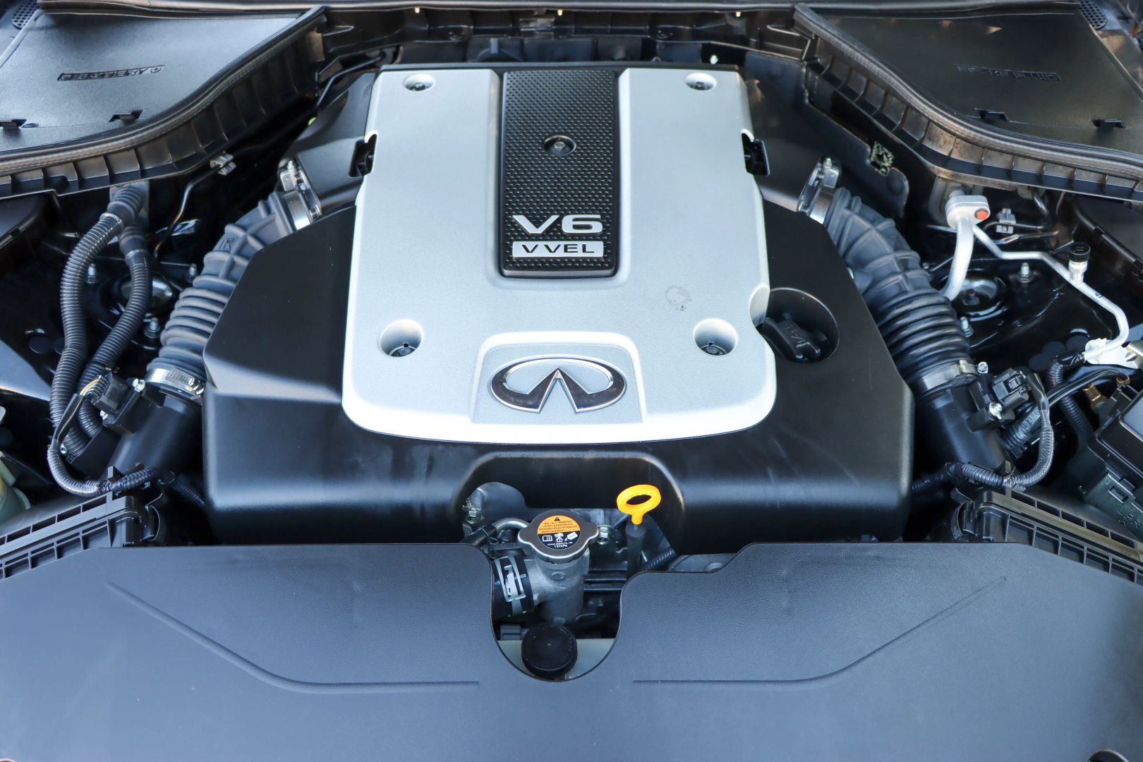 2015 Infiniti Q50 3.7 Premium Sedan 4D photo 1