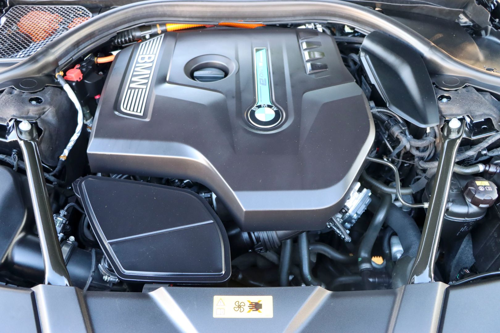 2018 BMW 7 Series 740e xDrive Sedan 4D photo 1