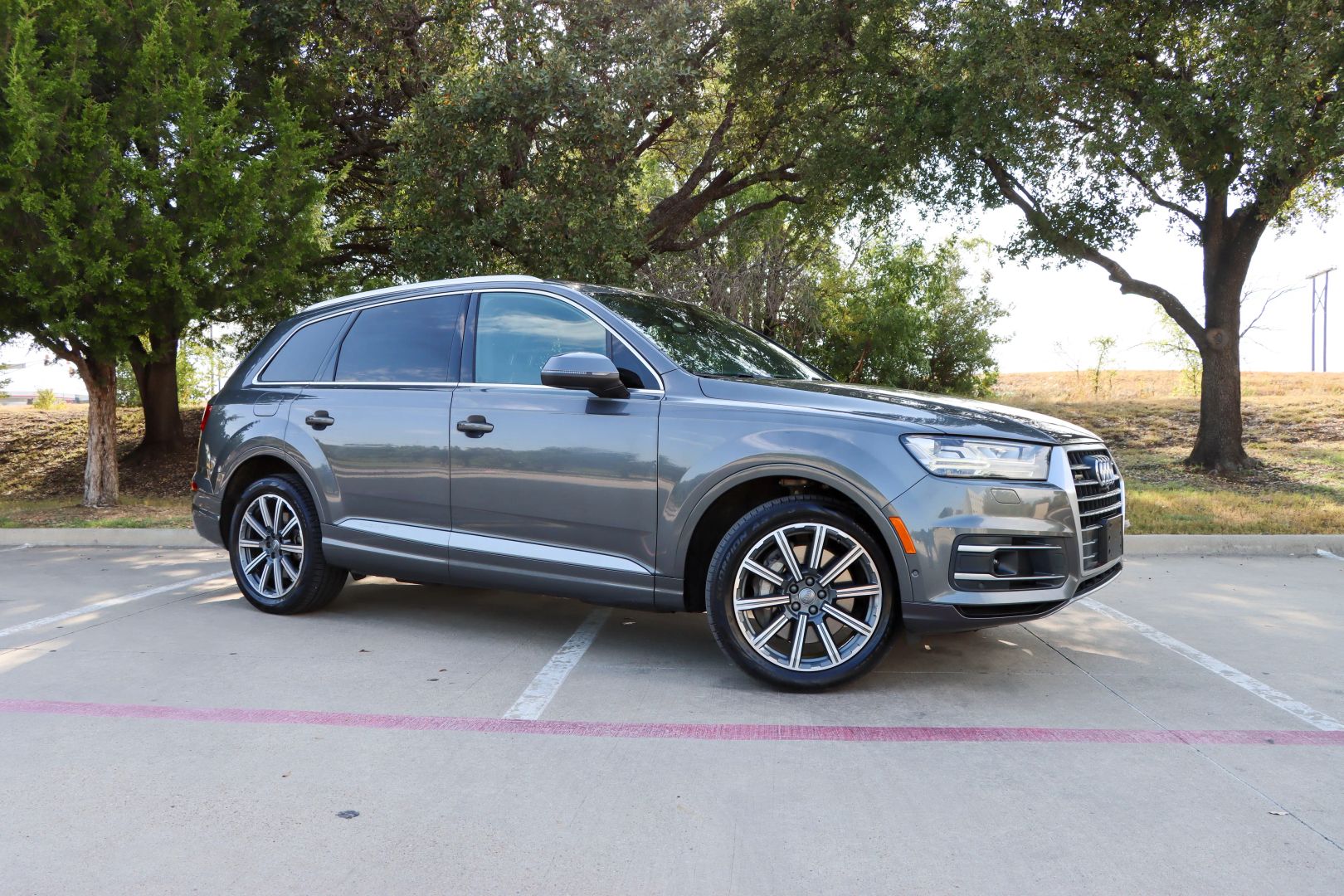 2019 Audi Q7 55 TFSI Premium Plus Sport Utility 4D photo 1