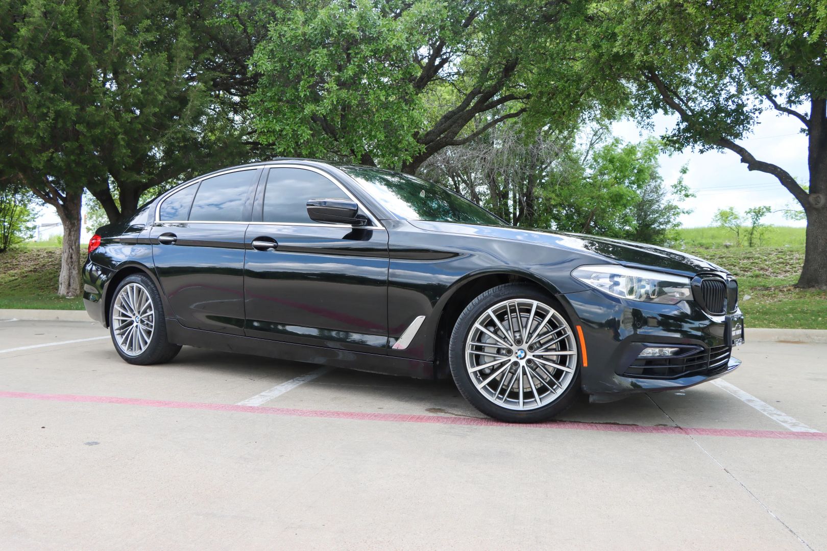 2018 BMW 5 Series 540i Sedan 4D photo 1