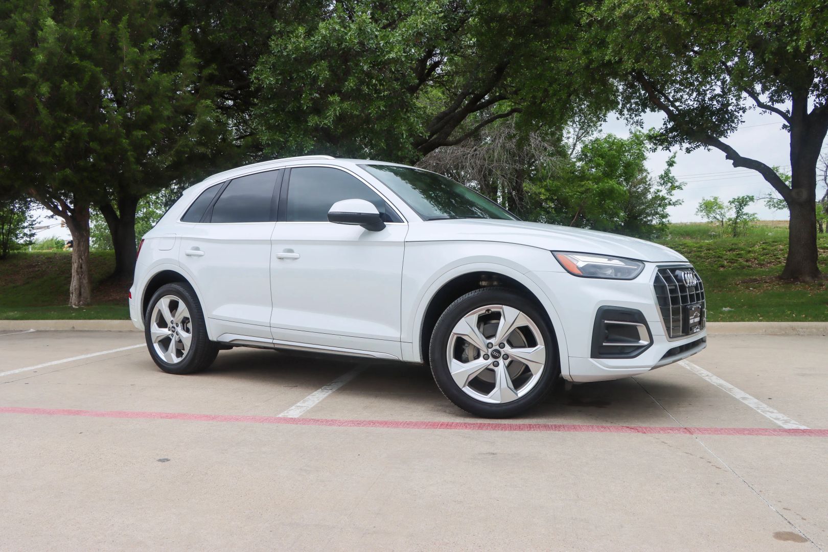 2021 Audi Q5 45 TFSI Premium Plus Sport Utility 4D photo 1